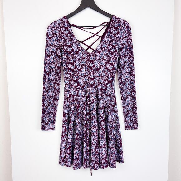 Kimchi Blue Urban Outfitters Size S Lace-Up Back Mini Fit Flare Dress Floral - Picture 1 of 12